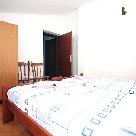 Charming Apartment In Tisno With 2 Bedrooms And Air Conditioning المظهر الخارجي الصورة