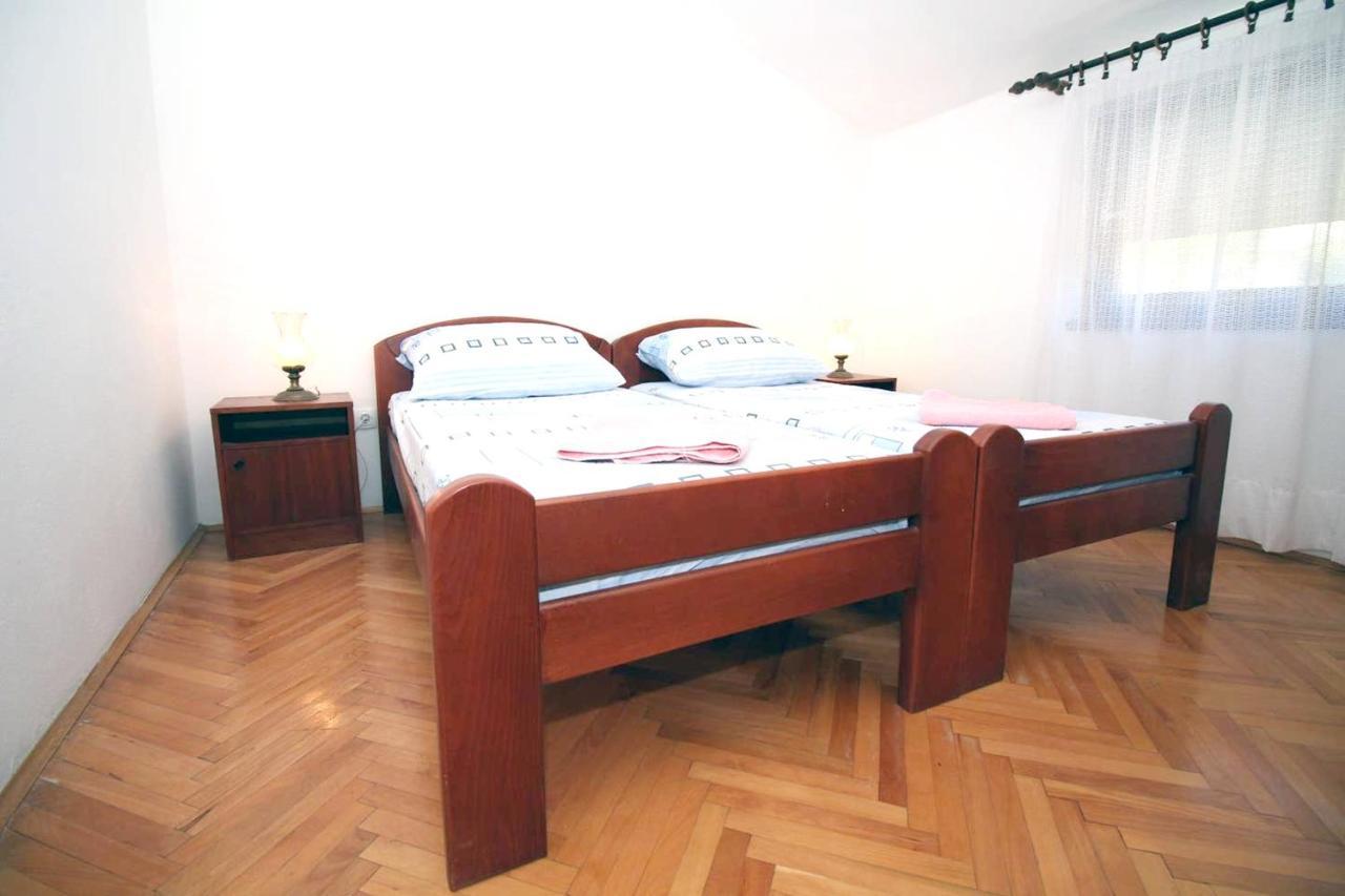 Charming Apartment In Tisno With 2 Bedrooms And Air Conditioning المظهر الخارجي الصورة