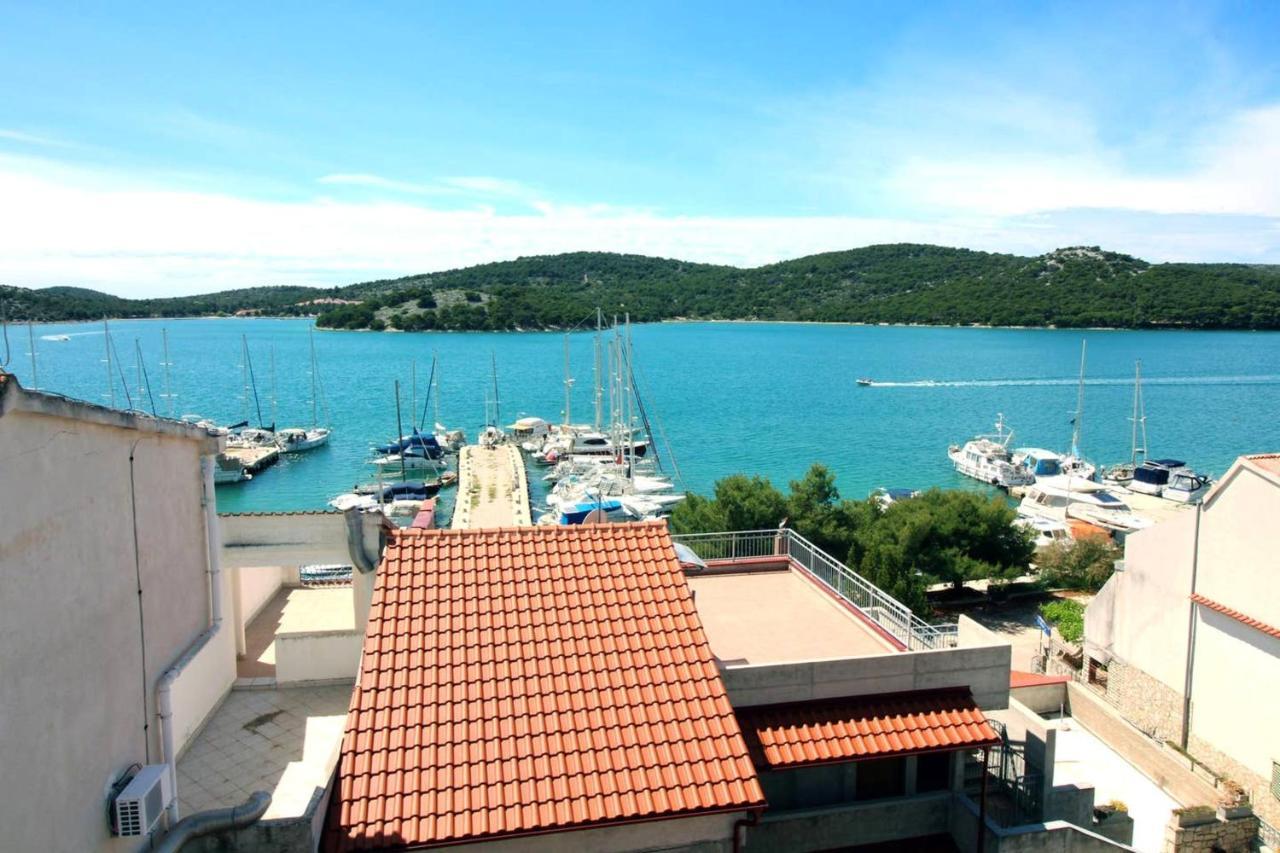 Charming Apartment In Tisno With 2 Bedrooms And Air Conditioning المظهر الخارجي الصورة
