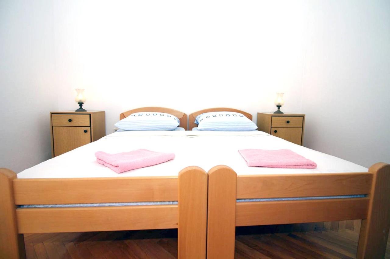 Charming Apartment In Tisno With 2 Bedrooms And Air Conditioning المظهر الخارجي الصورة